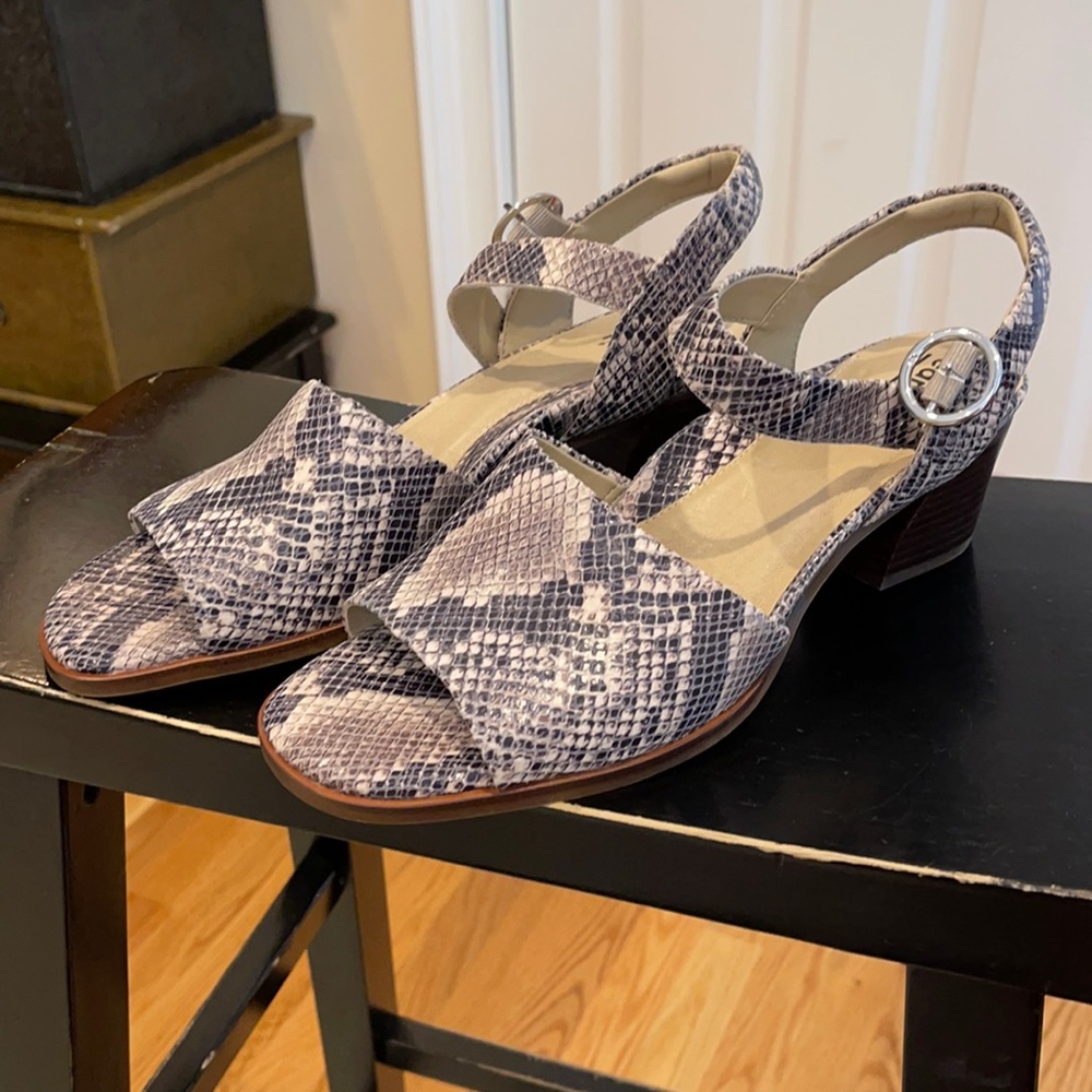 NEW Earth snake print open toe shoes